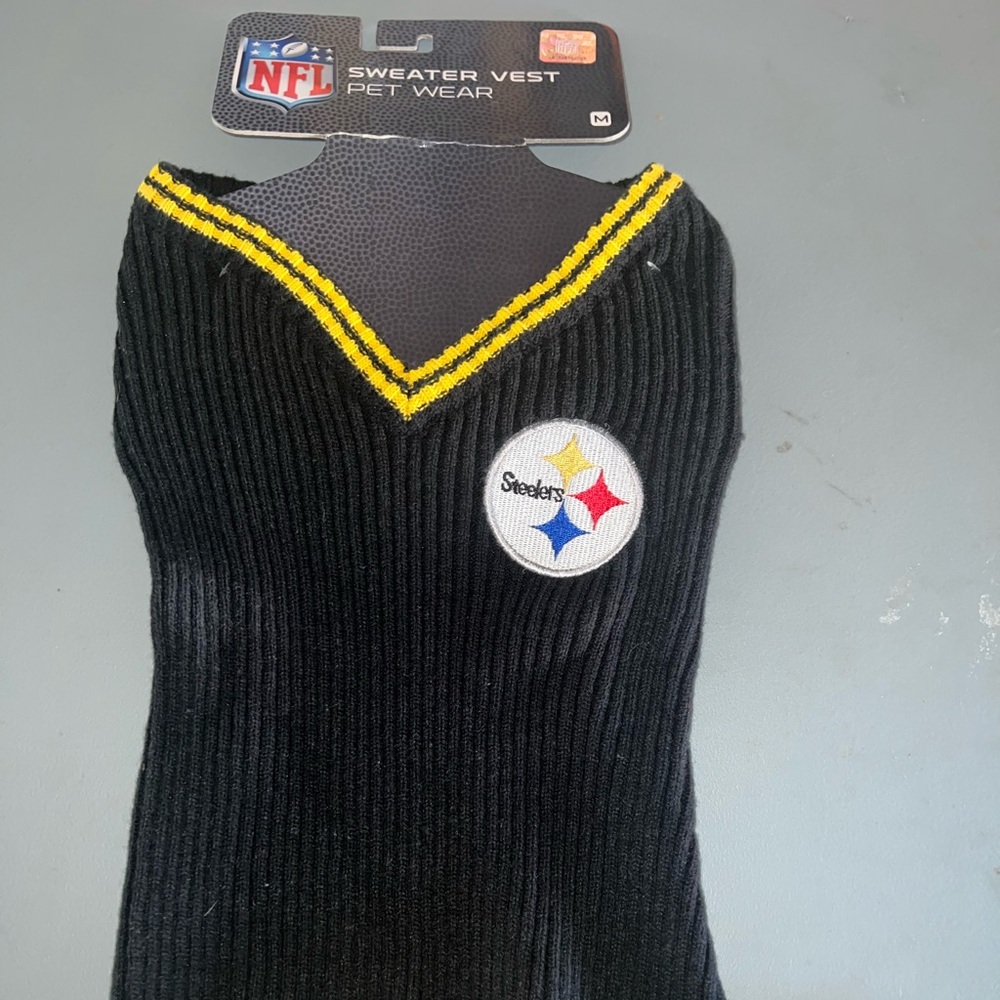 NFL Steeler Pet Sweater size M, black and white yellow.  New with tags